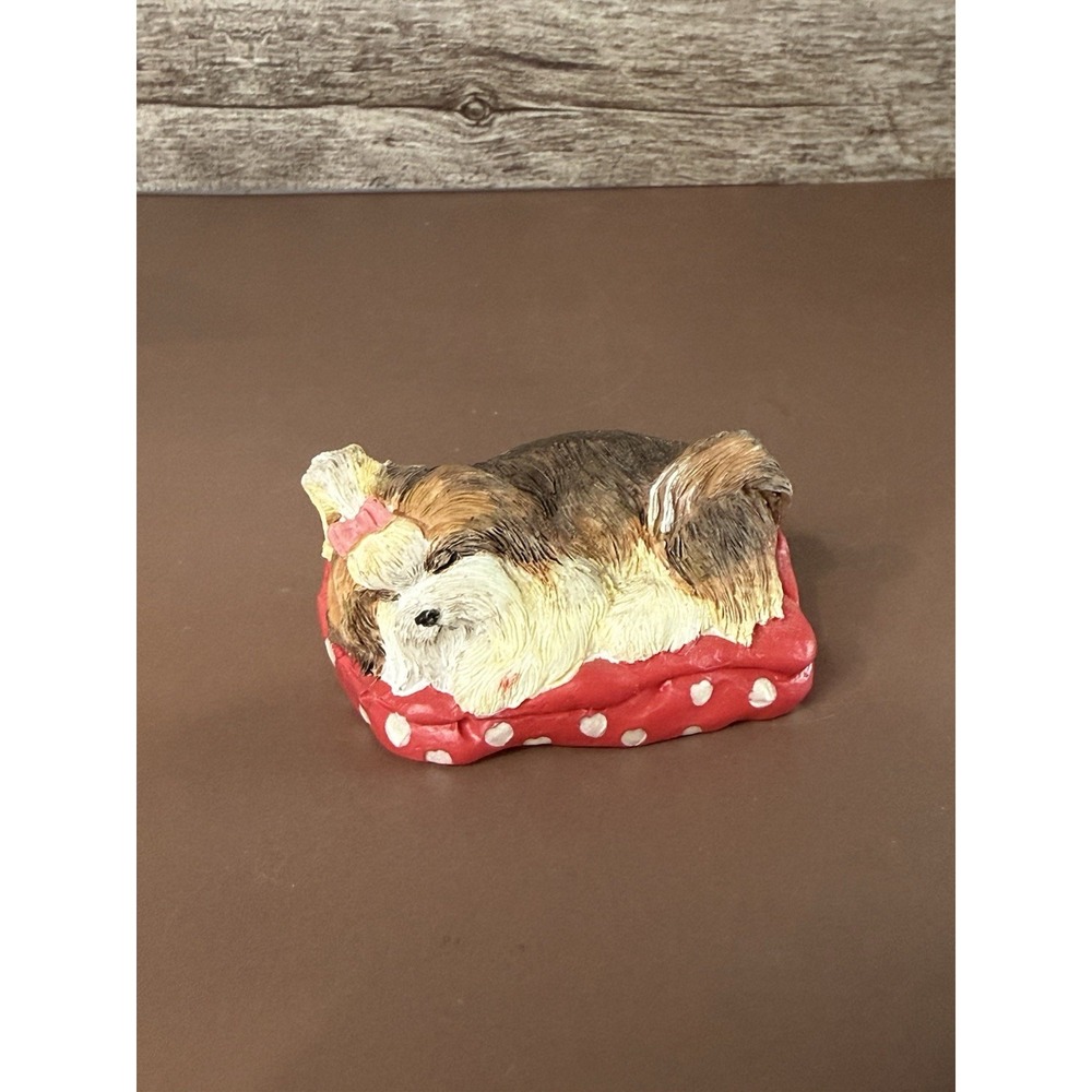 The Danbury Mint Shih Tzu Miniature Shelf Sitter Cute Sitting On A Couch
